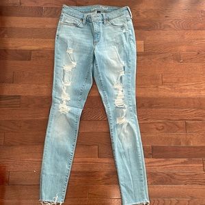 universal thread mid rise skinny distressed jeans size 4 / 27 light wash